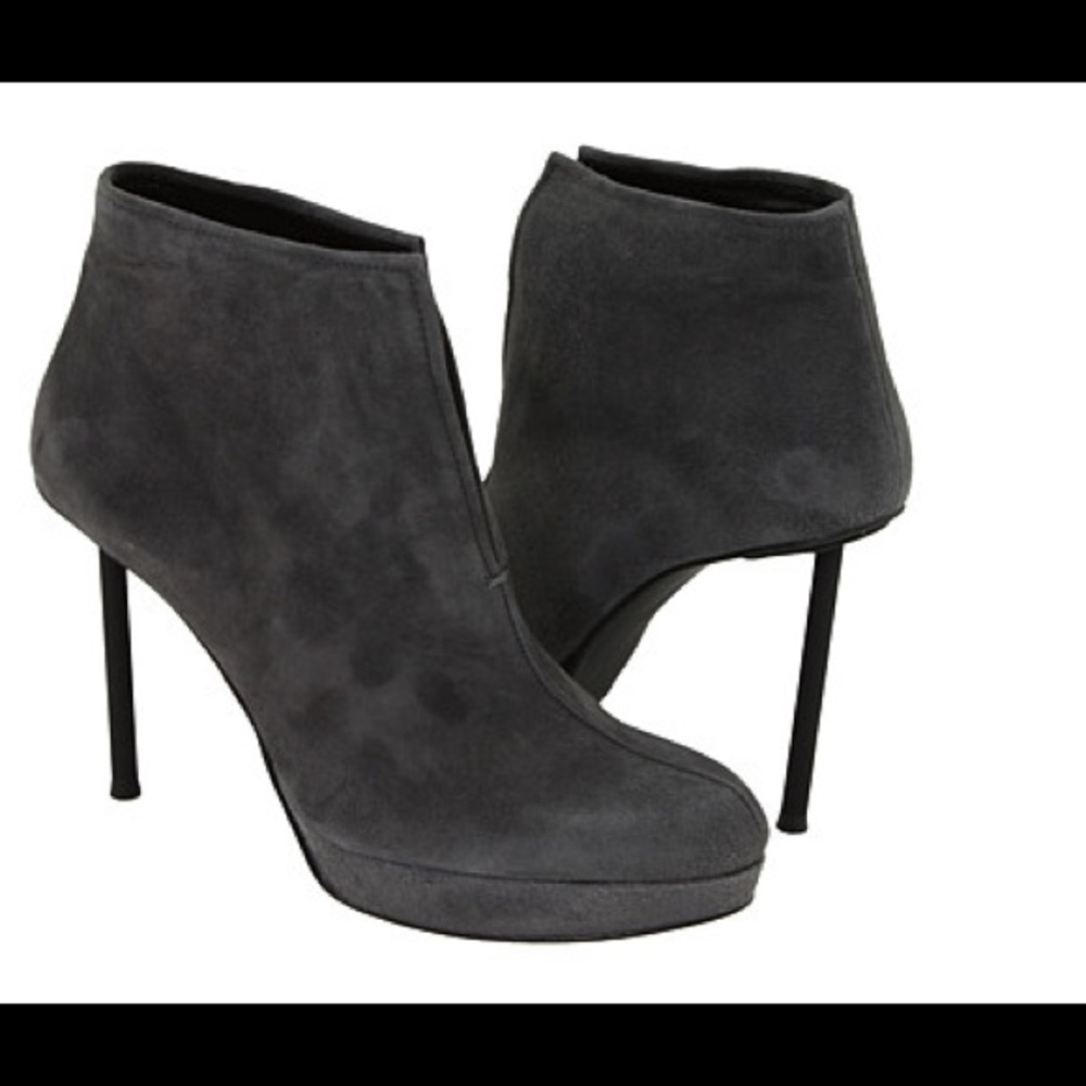 Stuart Weitzman Seamsfine Platform Bootie, Size5